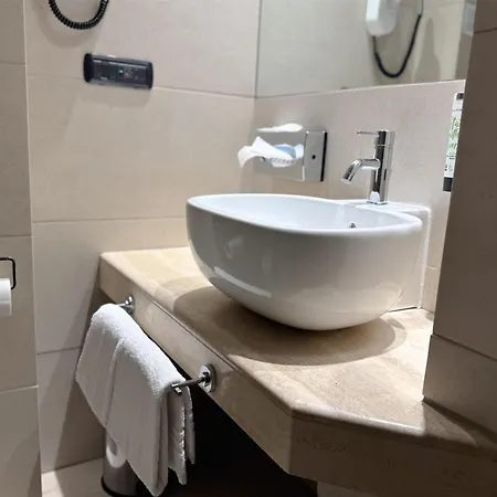 Western Rome Airport 4*