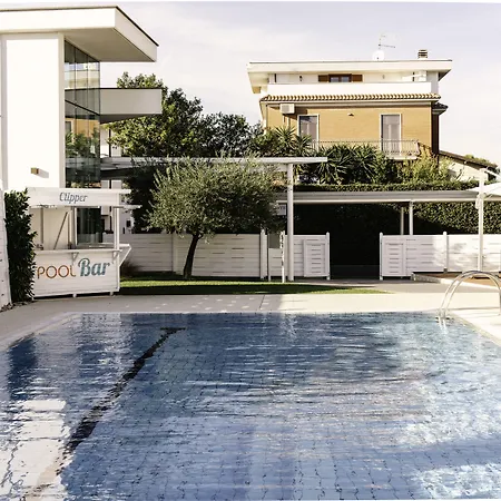 Western Rome Airport Hotel 4*
