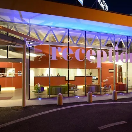Western Rome Airport 4*